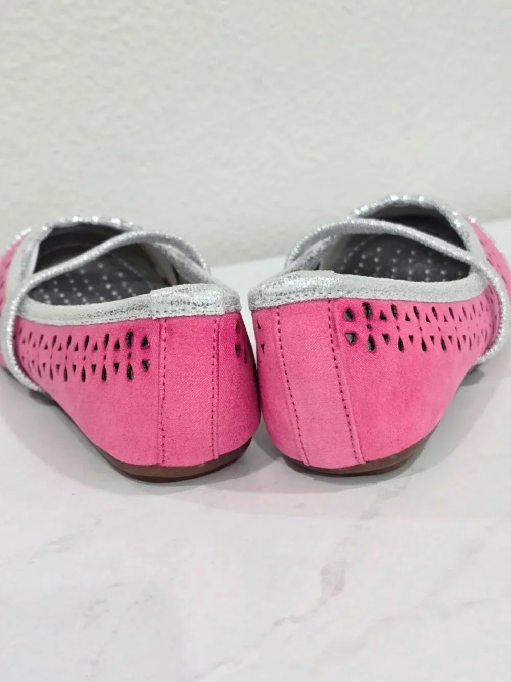 FabKids ✦ Pink & Silver Ballet Flats ✦ Cap Toe Perforated Upper Strap 10 NWT